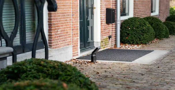 Outdoor doormat